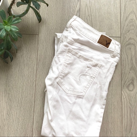 AE- White Distressed Stretch Jegging Crop - Picture 8 of 8